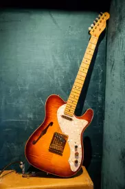 Fender Select Thinline Telecaster with Gold Hardware - Violin Burst